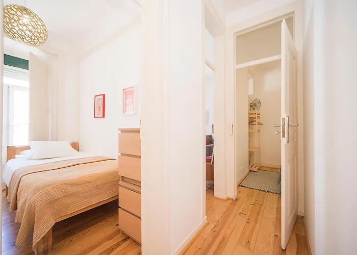 Com 3 Quartos Muito Acolhedores Nos Anjos Apartman Lisboa