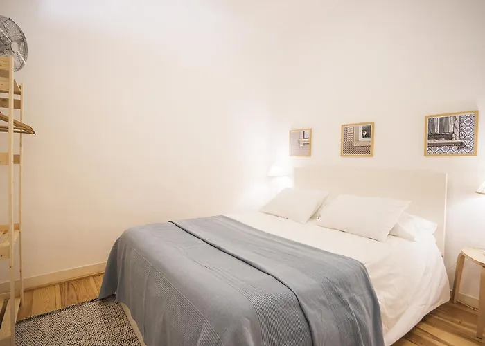 Com 3 Quartos Muito Acolhedores Nos Anjos Appartement Lissabon