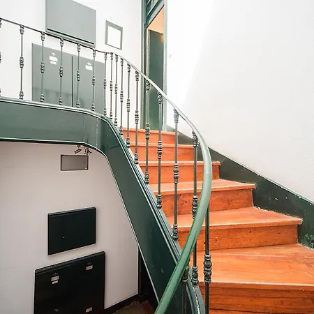 Com 3 Quartos Muito Acolhedores Nos Anjos * Lisboa